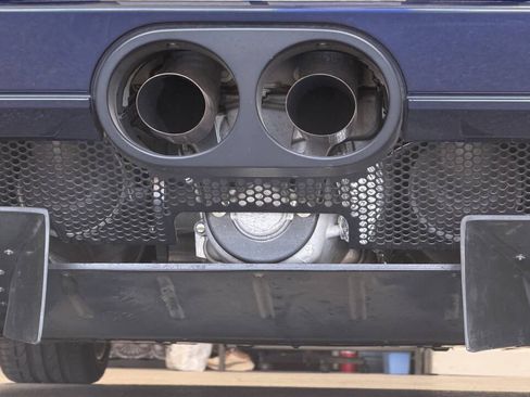 Used 2006 Ford GT RWD image 17