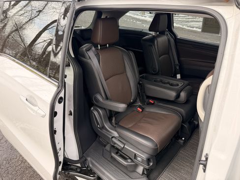 Certified 2025 Honda Odyssey Elite image 14