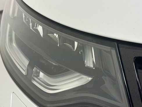 Used 2020 Land Rover Discovery SE image 39