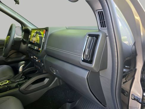 New 2026 Nissan Frontier SV w/ SV Convenience Package AWD/4WD image 10