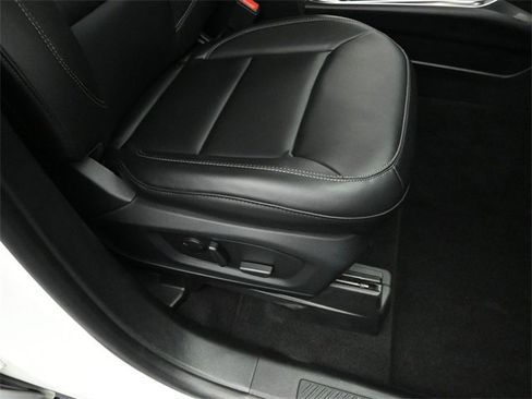 Certified 2021 Ford Explorer XLT w/ Equipment Group 202A image 33