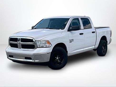 Used 2022 RAM 1500 Classic SLT AWD/4WD image 2
