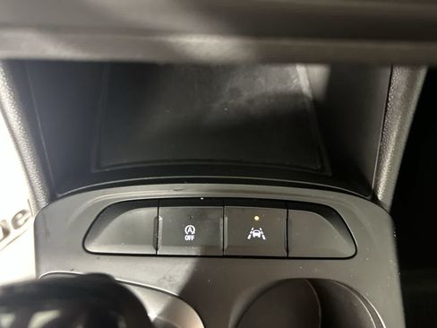 Used 2025 Buick Envista Preferred FWD image 25