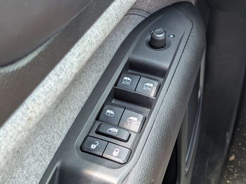 Used 2023 Jeep Compass Latitude AWD/4WD image 18
