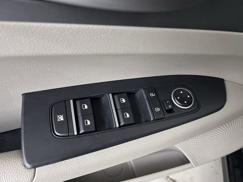 Used 2019 Kia Forte LXS FWD image 11