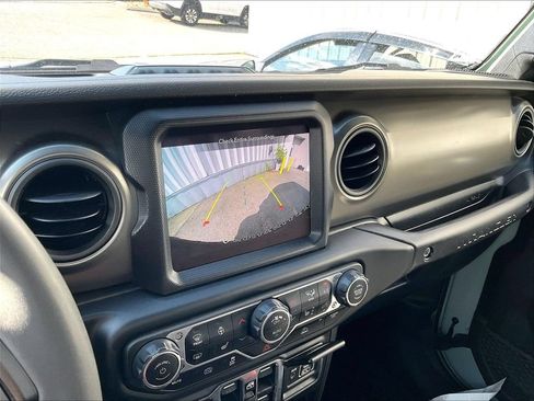 Used 2023 Jeep Wrangler Unlimited w/ Sun & Screen Package AWD/4WD image 19