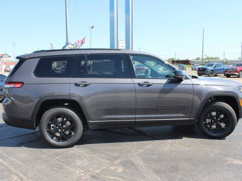 New 2025 Jeep Grand Cherokee L Altitude image 6