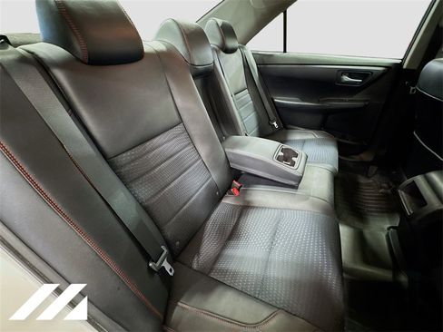 Used 2015 Toyota Camry SE image 26