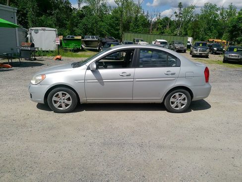 Used 2009 Hyundai Accent GLS w/ Popular Equipment Pkg 5 FWD image 22