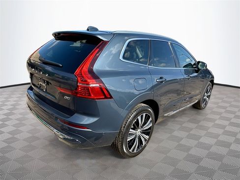 Used 2023 Volvo XC60 B5 Plus image 6