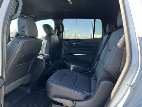 New 2026 Chevrolet Traverse LT w/ Enhanced Driving Package image 9