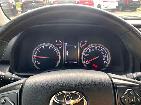Used 2021 Toyota 4Runner Venture w/ Moonroof Package AWD/4WD image 25