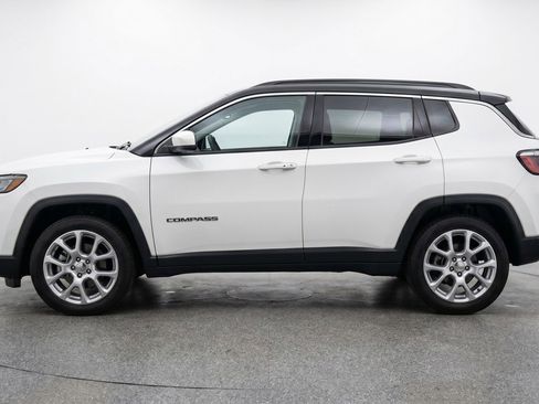 Used 2025 Jeep Compass Limited AWD/4WD image 5
