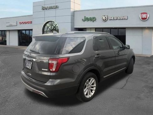 Used 2017 Ford Explorer XLT FWD image 5