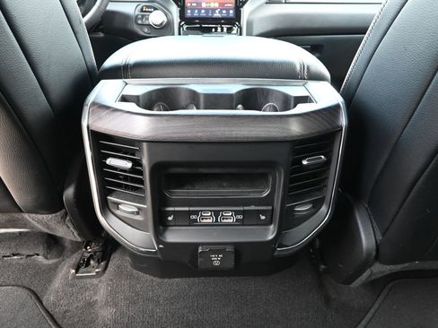 Used 2025 RAM 1500 Laramie AWD/4WD image 36