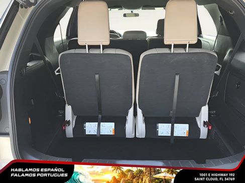 Used 2018 Ford Explorer XLT w/ Equipment Group 202A FWD image 26