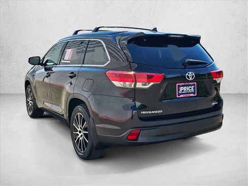 Used 2018 Toyota Highlander SE AWD/4WD image 3