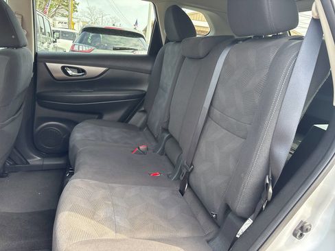 Used 2016 Nissan Rogue SV AWD/4WD image 25