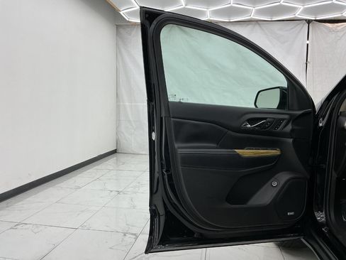 Used 2018 GMC Acadia Denali w/ Technology Package AWD/4WD image 20