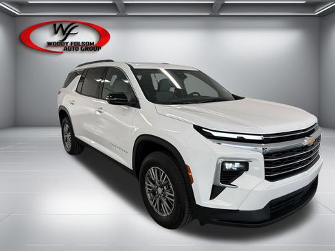New 2026 Chevrolet Traverse LT w/ LPO, Floor Liner Package FWD image 3