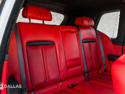 Used 2022 Rolls-Royce Cullinan image 34