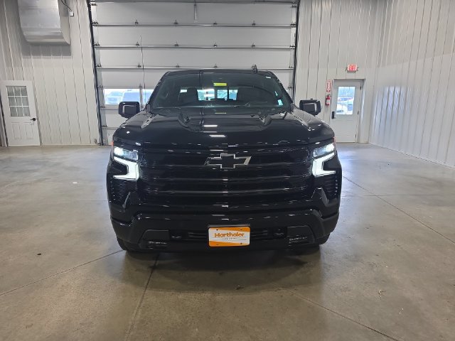 Used 2024 Chevrolet Silverado 1500 High Country w/ High Country Premium Package AWD/4WD image 3