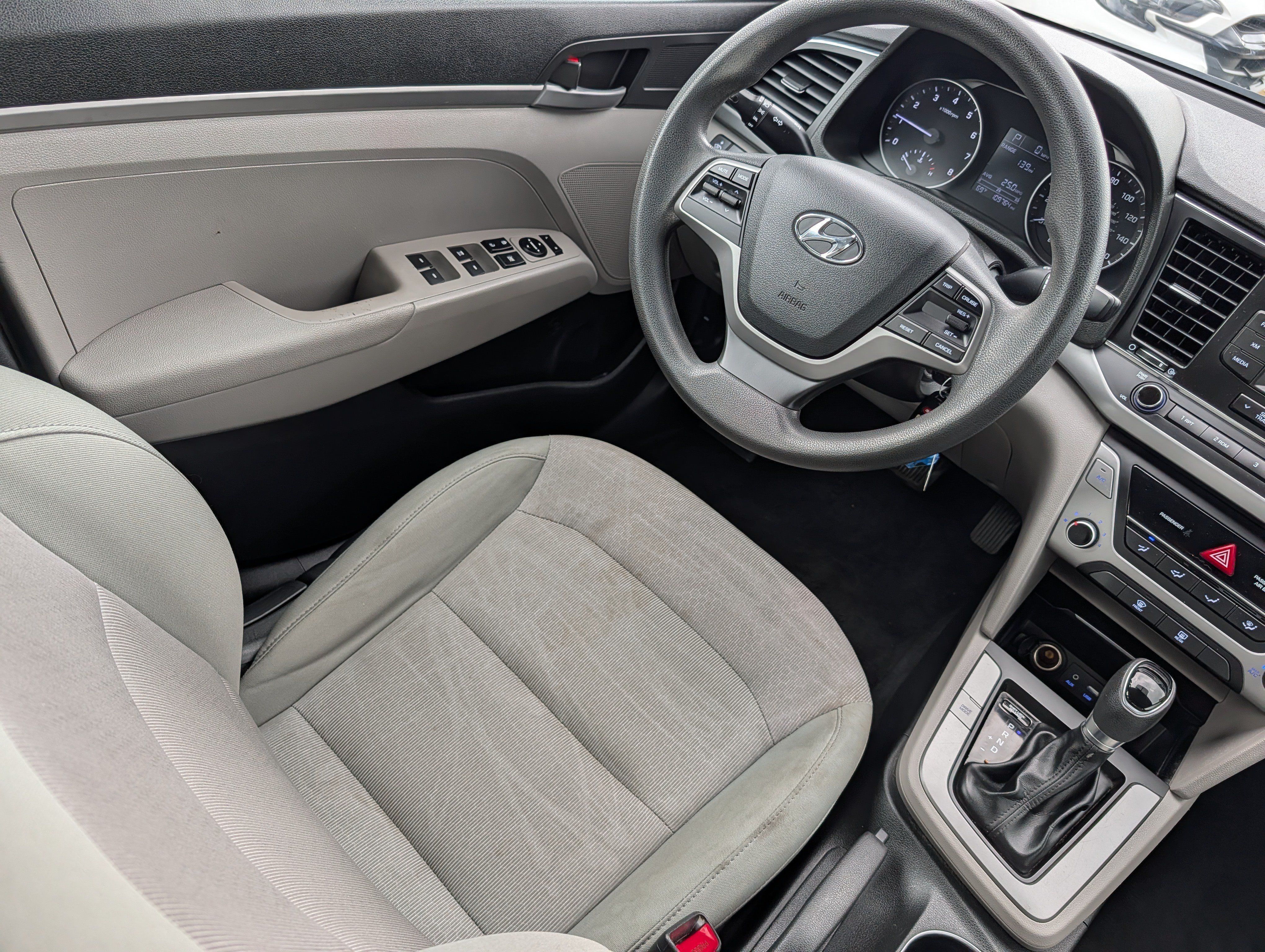 Used 2017 Hyundai Elantra SE FWD image 9