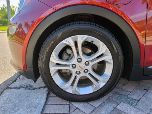 Used 2017 Chevrolet Bolt LT FWD image 46