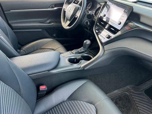 Used 2024 Toyota Camry SE image 17