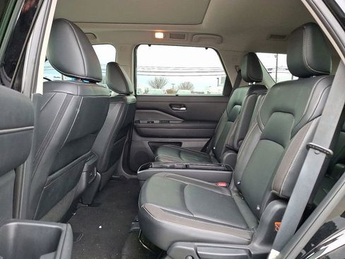 Used 2023 Nissan Pathfinder SL w/ SL Premium Package image 13