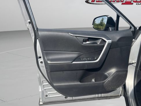 Used 2024 Toyota RAV4 XLE FWD image 17