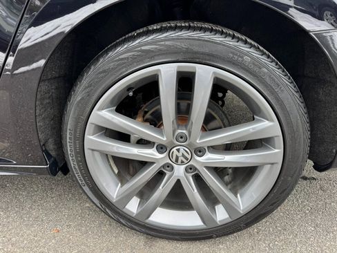 Used 2018 Volkswagen Passat 2.0T R-Line image 12