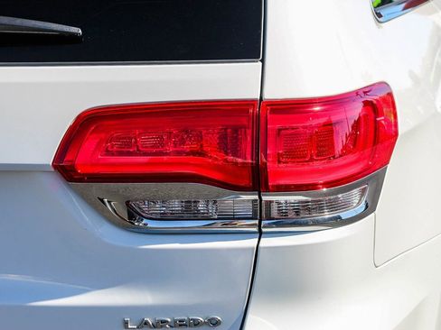 Used 2018 Jeep Grand Cherokee Laredo image 11