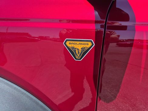 Used 2025 Ford Bronco Badlands w/ Sasquatch Package AWD/4WD image 7