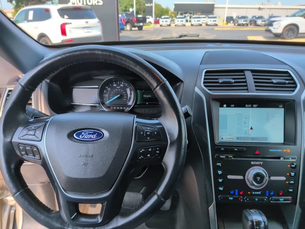 Used 2017 Ford Explorer Limited FWD image 26