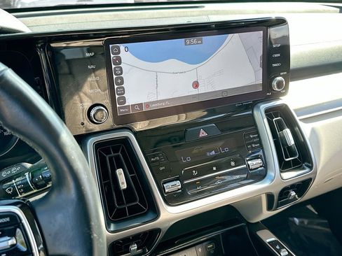 Used 2023 Kia Sorento S FWD image 13