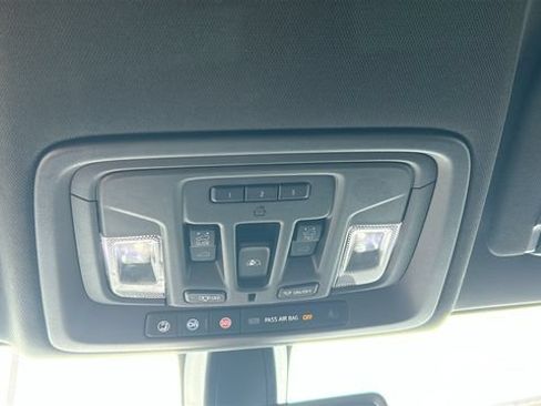 Used 2020 GMC Sierra 1500 AT4 w/ AT4 Premium Package AWD/4WD image 22