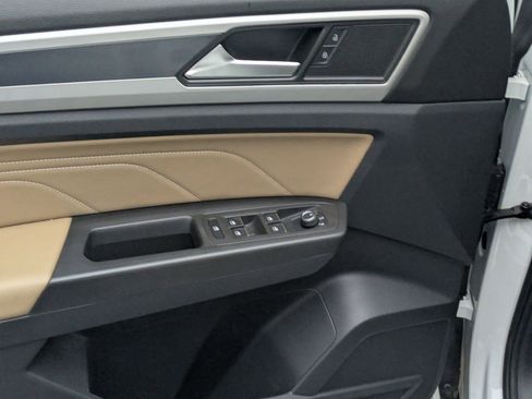 Used 2022 Volkswagen Atlas Cross Sport SE image 13