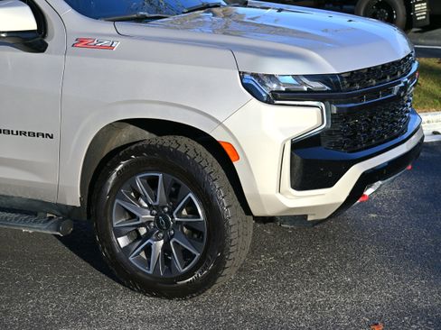Used 2022 Chevrolet Suburban Z71 image 16