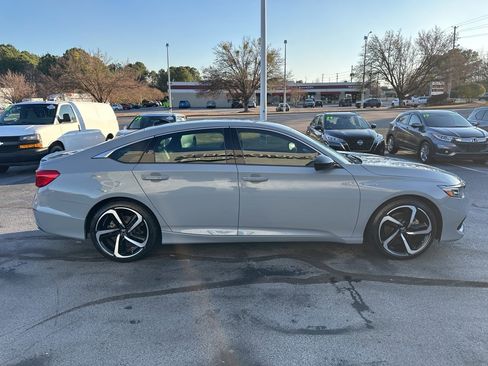 Used 2022 Honda Accord Sport image 8