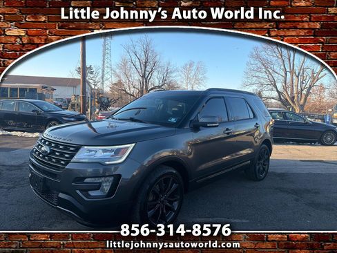 Used 2017 Ford Explorer XLT w/ Equipment Group 202A image 1