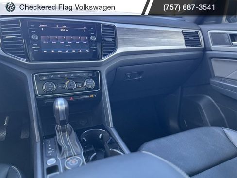 Used 2022 Volkswagen Atlas Cross Sport SE w/ Panoramic Sunroof Package image 31