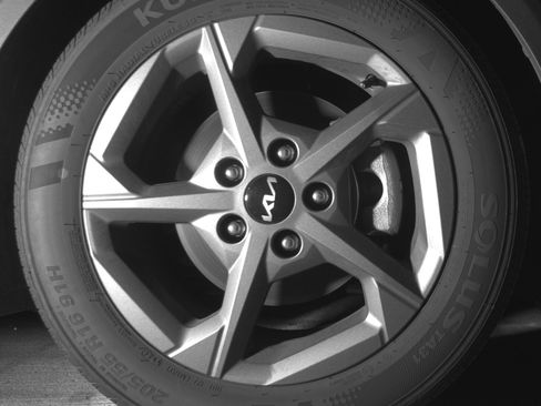 Used 2025 Kia K4 LXS image 13