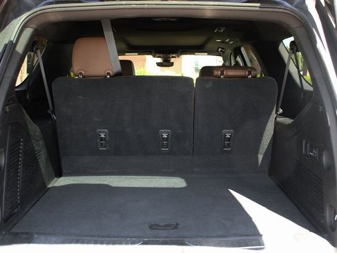 Used 2021 Chevrolet Suburban High Country w/ Premium Package image 10