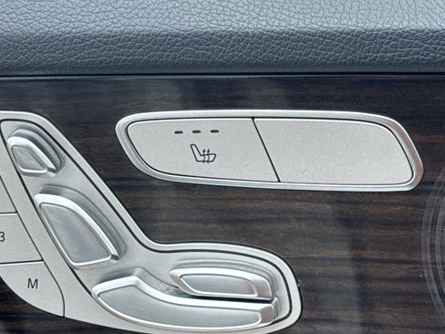 Used 2021 Mercedes-Benz C 300 Sedan image 10