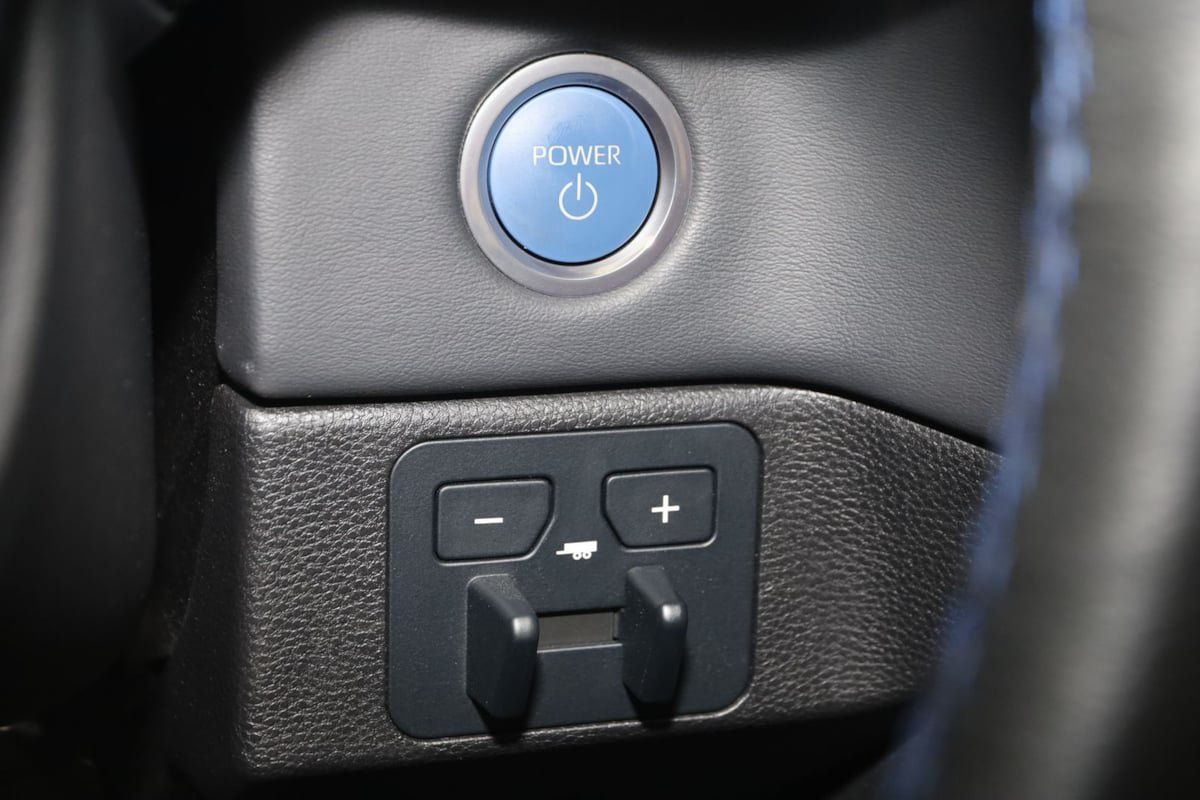 Used 2024 Toyota Sequoia Platinum AWD/4WD image 36