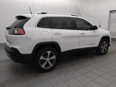 Used 2019 Jeep Cherokee Limited image 10