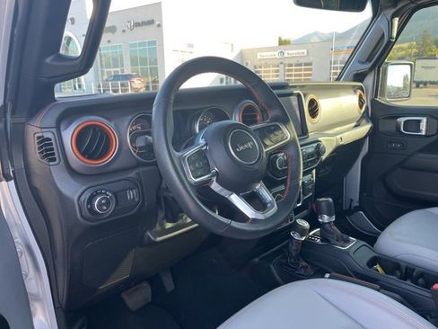 Used 2023 Jeep Gladiator Mojave w/ Cold Weather Group image 13