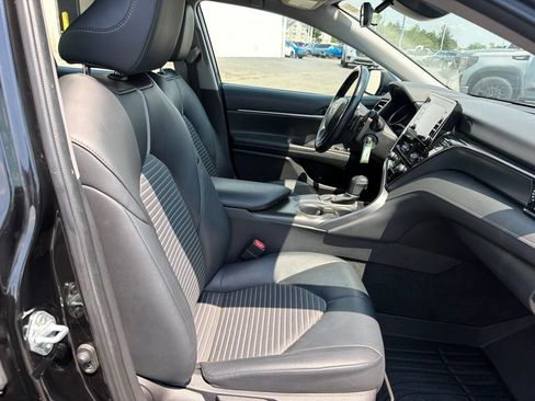 Used 2021 Toyota Camry SE FWD image 40