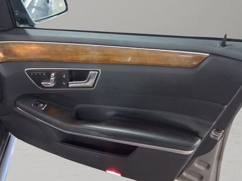Used 2015 Mercedes-Benz E 350 4MATIC Sedan image 19